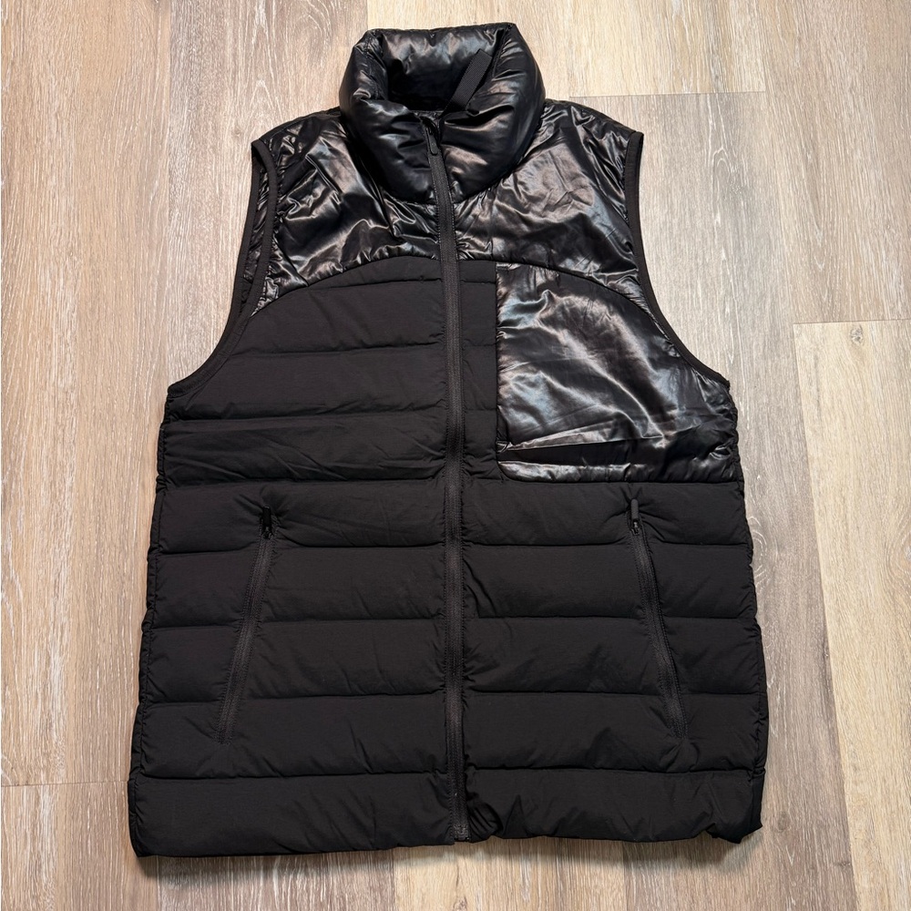 Lululemon Navigation Stretch Down Vest
Black